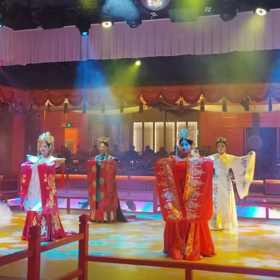 Yến Tiệc Cung Đình Tại Lệ Giang (2)